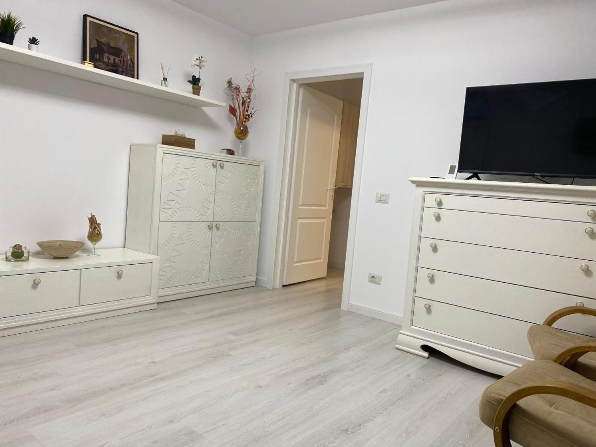 Ph16 Lägenhet Piatra Neamţ Exteriör bild